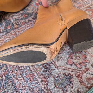 Gorgeous Ariat ankle boots